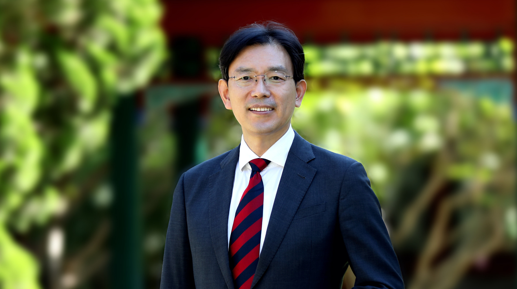 Li Luming Takes the Post of President of Tsinghua University