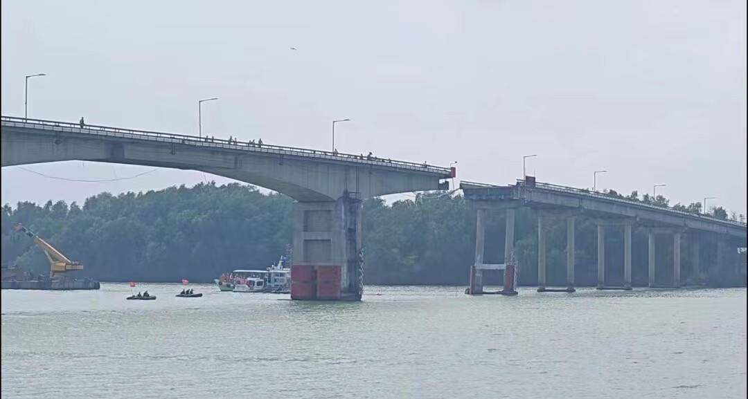 Tragedy Strikes Guangzhou: Bridge Collapse Leaves Five Dead