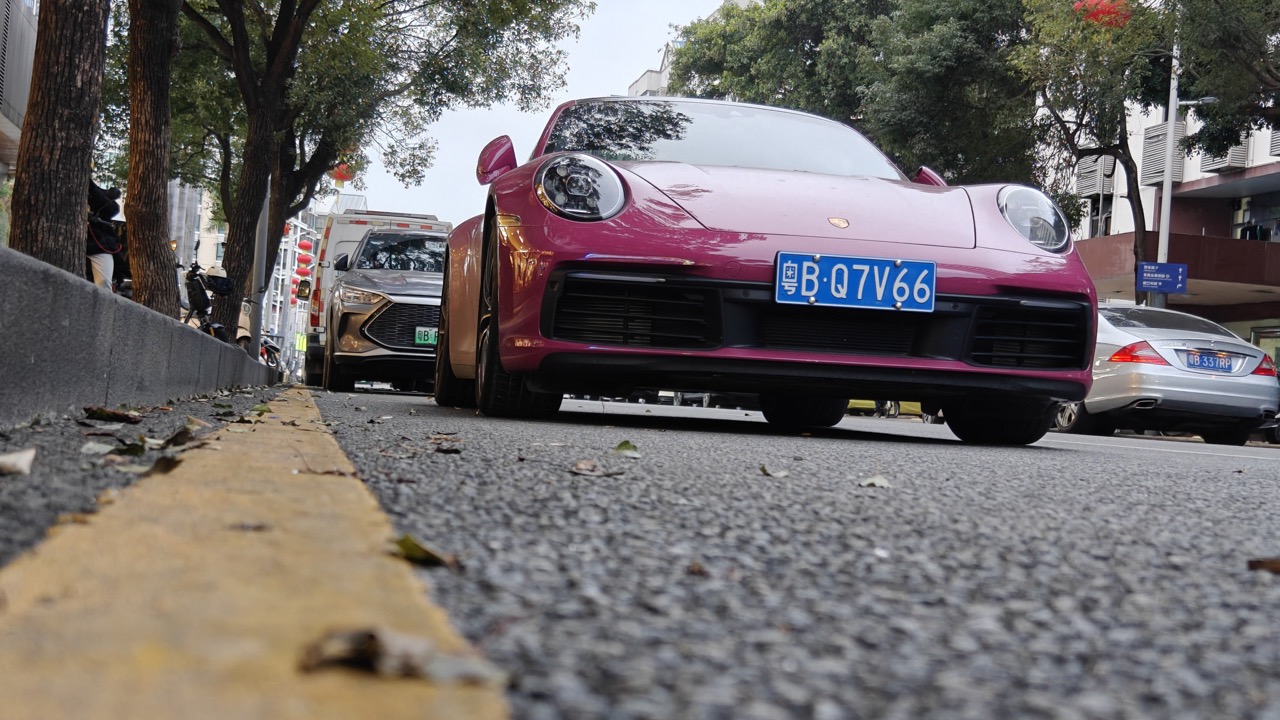 Shenzhen to Add Nearly 16,000 New Roadside Parking Spots in 2024