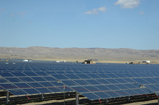 China’s Gobi Desert Transforms into a Renewable Energy Powerhouse, Surpassing EU and Challenging US Dominance