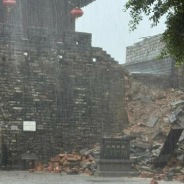 Historic Dapeng Fortress Wall Collapses Due to Heavy Rain