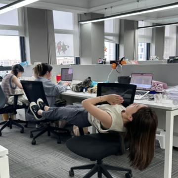 Embracing Fitness at Work: China’s New Trend of “5-Minute Quick-Charge Workouts”