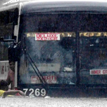 Trains Suspended in Shenzhen Due to Typhoon Gaemi Threat