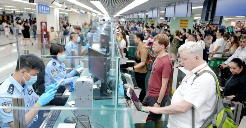 Shenzhen Welcomes Surge in Foreign Travelers in First Half of 2024