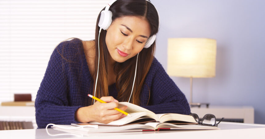 Improve Learning Retention by Combining Reading and Listening