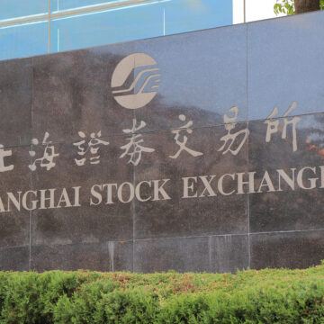 Bridgewater Associates Reduces Chinese Stock Holdings Amid Market Underperformance