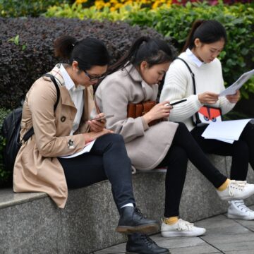 Chinese Graduates and job seeker