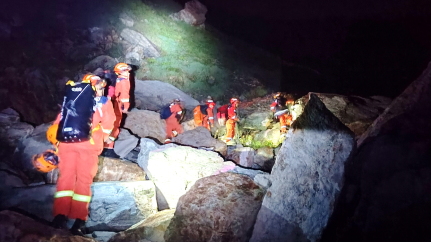 Niunaipai Coast hikers rescue