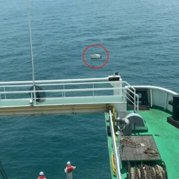 Ferry Captain in Hainan Rescues Fisherman After 10-Hour Drift at Sea