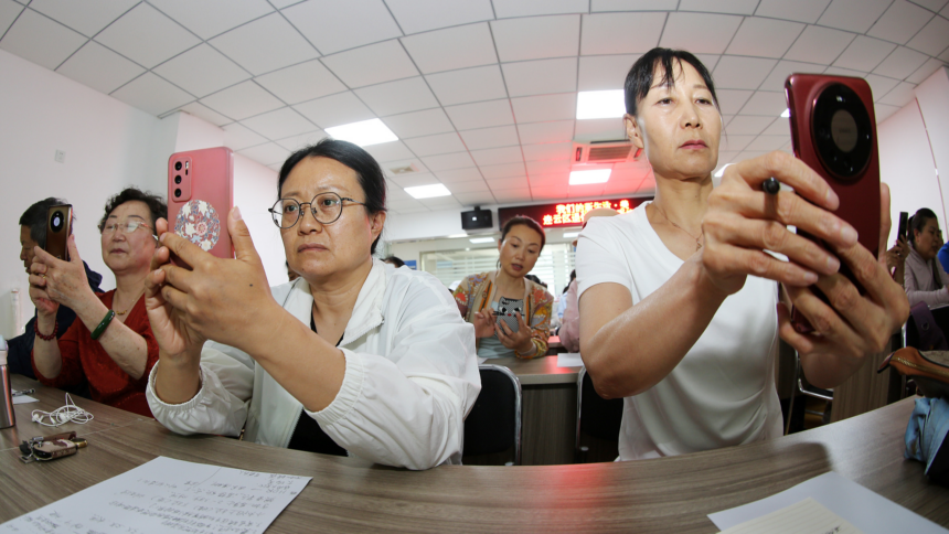 China Adjusts Retirement Age to Meet Evolving Workforce Needs Amid Demographic Changes